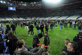 10:48:02 a bomb blast shook offices of the french official statistical institute insee in paris early on monday (23/12) causing. Stade De France Explosion Kills Three In Paris After Germany France Match Daily Mail Online