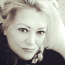 Denise Rettig's Instagram, Twitter & Facebook