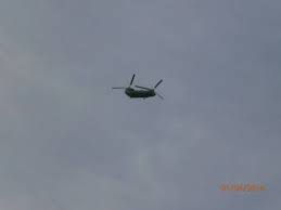 Il permet de transmettre aux pales du rotor principal les ordres de pilotage (sollicitations) donnés par le pilote au moyen des leviers de commande (collectif et cyclique). Un Helicoptere A Survole Tous Les Hameaux Et Village Du Secteur