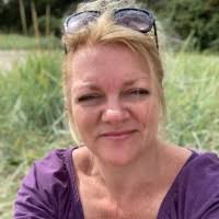 10 “Leanne Woodcock” profil