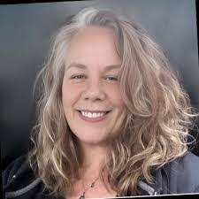 Carol Costanzo's Instagram, Twitter & Facebook