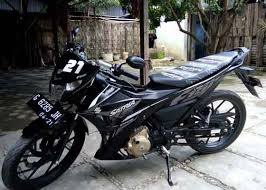 Jumlah peminat roda dua di nusantara tergolong sangat banyak mungkin hal ini sebanding lurus dengan jumlah modif motor agar tampak lebih unik dan sedap dipandang. Kumpulan Gambar Foto Modifikasi Satria Fu Favorit Venomku