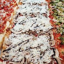 Vite Vite Il Est Encore Temps De Recuperer De Delicieuses Parts De Pizza A La Coupe Viva Italia Da Antonio Pezzi Di Pizza Le Food Bread Matzo