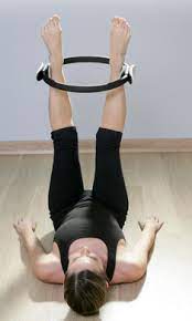 Y recíbelo en tu casa, entre miles de artículos sólo tendrás que esperar 24/48 horas. 5 Ejercicios Con Aro Magico De Pilates Foto 1