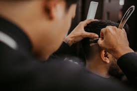 Ils ont depuis décidé de mettre en commun leurs compétences pour ouvrir le coiffeur au 26 rue croix. Ou Et Comment Trouver Un Coiffeur Pour Homme A Paris