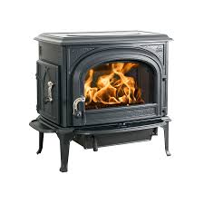 Poêles à bois contemporains récompensés pour leur design, ou plus classiques avec une large vitre pour une vue optimale sur le feu et travail soigné sur les parements en fonte. Jotul F 500 Se Poeles A Bois Traditionnel