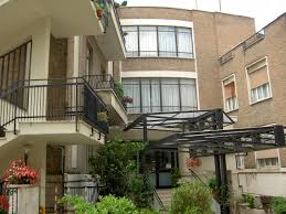 Il servizio di geriatria della casa di cura mater dei di roma si occupa della valutazione e della cura della fragilità dell'anziano, considerando vari aspetti dell'invecchiamento, sia fisiologico che patologico. Clinica Mater Misericordiae Roma Ambulatorio Fisioterapia Visite Specialistiche Consulenza Prevenzione Parkinson