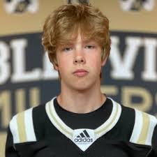 Logan Holmes's Instagram, Twitter & Facebook