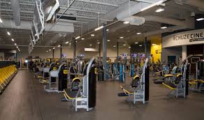 The fitness centre chuze fitness at the address: Chuze Fitness Epic Construction
