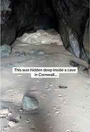 Cornwall Cave ...