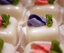 Delicious Things Petit Fours And An Introduction Rezepte Kostliche Desserts Lebensmittel Essen