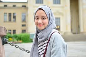 Mereka belanja lebih banyak untuk kecantikan dan lebih merawat diri mereka daripada yang tidak mengenakan hijab, tuturnya dalam momen indonesia millennial summit 2020. Khusus Untuk Pria Muslim Apakah Benar Bahwa Secantik Cantiknya Perempuan Lebih Cantik Yang Berhijab Bagaimana Pendapat Anda Quora