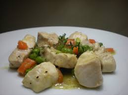Questo secondo piatto ve lo propongo cotto in padella, di modo che risulti ancora più economico!vino bianco, carotine novelle, petto di pollo e pochi aromi è il gioco è fatto. Bocconcini Di Pollo Con Piselli E Carote Al Timo Profumo Di Sicilia