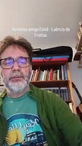 Estudando aqui esse choro lindo do mestre Laércio de Freitas, o Tio, como  era conhecido. A música é Ao nosso amigo Esmê, dedicado a outro mestre,  Esmeraldino Sales., Toco junto com a gravação original ...