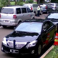 Setelah mendapat perkenan ydpa, tan sri muhyiddin yassin telah diangkat sebagai perdana menteri malaysia ke 8 menggantikan tun dr. Mobil Dinas Menteri Di Dunia