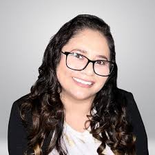 Amazon.co.jp: Latinas Rising: Breaking Generational Chains & Becoming  Change Makers : Madrigal, Criss, Menjivar, Darlene, Tabarez, Laura, Romo,  Lizette, Molina Monroy, Maria, Camacho, Marie, Velasquez, Annett, Guzman,  Carla, Anderson, Edilka ...