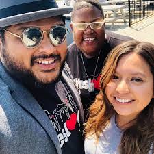 Dixie Rowland's Instagram, Twitter & Facebook