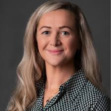 Cliché “I'm leaving my job” post.