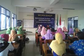Check spelling or type a new query. Guru Matematika Smk Di Sleman Susun Rpp Yang Sesuai Dengan Dinamika Kurikulum Harianjogja Com