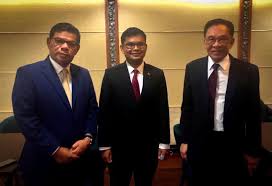 Saya terpanggil untuk memberi sedikit penjelasan berkenaan usaha pakatan harapan mengembalikan mandat rakyat ke tempatnya. Anwar Told Us To Move On Says Pkr Youth Chief Accused Of Criticising Party Leadership Malaysia Malay Mail