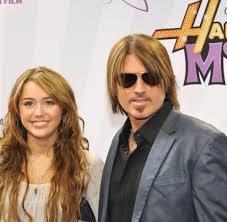 With miley cyrus, billy ray cyrus, emily osment, jason earles. Hannah Montana Bilder Fotos Welt