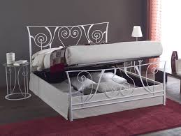 Letto in ferro con testata e pediera. Letto Matrimoniale In Ferro Battuto Con Contenitore