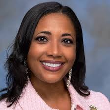 Sonya Hogue's Instagram, Twitter & Facebook