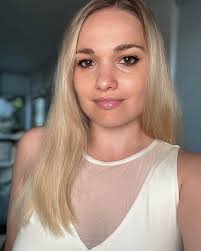 Holly Fine (@holleeze) • Instagram photos and videos