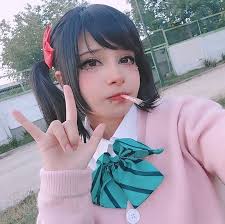 Me gustaría comprarme la skin de la Sabrina carpintera en Fortnite pero  tiene algo que no me convence 🤨 su cara se ve rara aksjaks