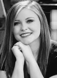 Rae Lester's Instagram, Twitter & Facebook