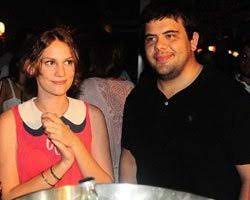 Goo.gl/evbvgw eser yenenler ve sevgilisi berfu yıldız dün akşam. Farah Zeynep Abdullah Eser Yenenler Ayrildilar