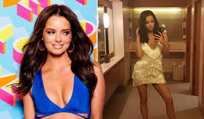 Speaking out on the news at the time, the reality star wrote on instagram: Maura Higgins Warned By Love Island Bosses After Yelling Gay Slur