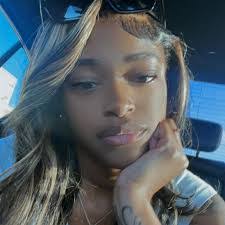 Alyce Campbell's Instagram, Twitter & Facebook