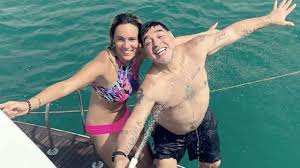 Rocío oliva, de 22 años, aseguró a medios de prensa argentinos que mantiene una relación con el astro de la selección platense. Rocio Oliva Y El Extrano Pedido Que Le Hizo A Maradona Para Separarse Gente Online