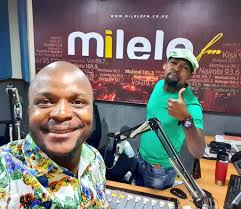 Issa a Throwback hapa #AlexNaJalas ukiwa naye Captain Alex Mwakideu and  First Officer Mzee Jalango Mwenyewe hadi saa tano asubuhi... Unatupata  ukiwa wapi? Sema Nasi Dickson Mpapale Maryanne Mutisya Cleophas Oluoch  Glenda