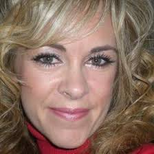 Julie Achenbach's Instagram, Twitter & Facebook