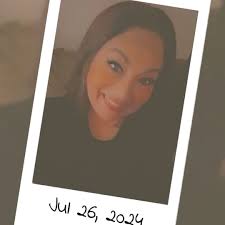 Should I get a nail tech license?