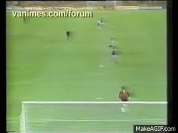 Schumacher bat später öffentlich und bei battiston persönlich um entschuldigung für den vorfall, die der franzose auch annahm. Schumacher Collision With Battiston 82 On Make A Gif