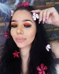 Mayra Samano's Instagram, Twitter & Facebook