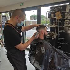 Ghi 30 05 2018 web by ghi & lausanne cités issuu de formation barbier sans cap coiffure , origine:issuu.com. Un Barber Shop Chez Mimi Design Hair Le Journal Du Gers