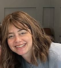 Miriam Davidson's Instagram, Twitter & Facebook