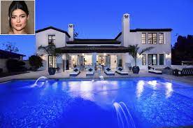 According to homes of the rich this had been her fourth home purchased in less than two years. Kylie Jenner S First Home For Sale In Calabasas Photos People Com