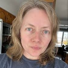 Jen Poole's Instagram, Twitter & Facebook