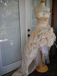 Dresses with a tail are available in latest collections at reasonable prices upon alibaaba.com. Made To Order Handmade Wedding Dress Mini Plus Tail Beige Roses Embroidered Appliques Size 10 Deposite Wedding Dresses Handmade Wedding Dresses Dresses