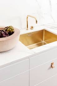 Ich Habe Gold Und Marmor In Der Kuche Gesehen Aber Eine Goldspule Na Ja Gold Kuche Kuchen Rustikal Kuche