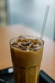 10 Recettes De Cafes Glaces A Faire A La Maison Pour Pas Cher Nightlife Coffee Creamer Recipe Keto Coffee Creamer Creamer Recipe
