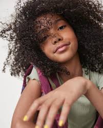 Amanda Pratt's Instagram, Twitter & Facebook