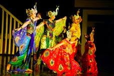 Maybe you would like to learn more about one of these? Tari Merak Makna Sejarah Dan Pola Lantai Haloedukasi Com