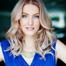 Ashley Esqueda's Instagram, Twitter & Facebook