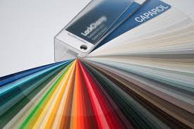 Na českém trhu caparol působí od roku 1994 jako výrobce a prodejce kontaktních zateplovacích systémů, interiérových i fasádních barev, laků a společnost caparol s pruhovaným slonem v logu se orientuje hlavně na stavební firmy a malíře, kterým dodává své zboží především prostřednictvím. Lackchamp Interview